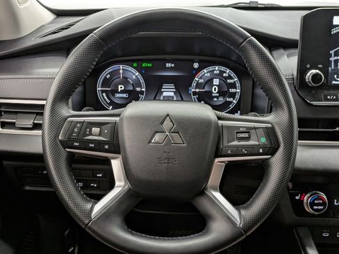 Used 2023 Mitsubishi Outlander SE AWD/4WD image 41