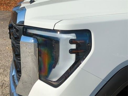 New 2024 GMC Sierra 2500 Pro w/ Convenience Package image 9