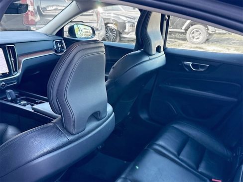 Used 2023 Volvo S60 B5 Plus image 28