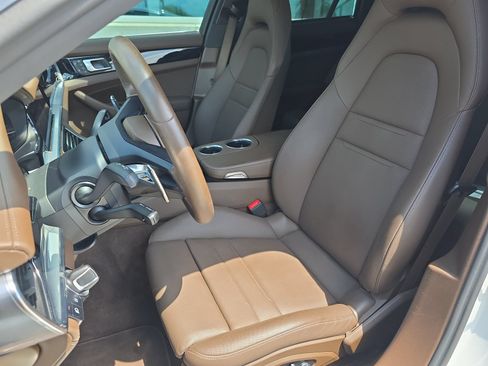 Certified 2023 Porsche Panamera 4 AWD/4WD image 5