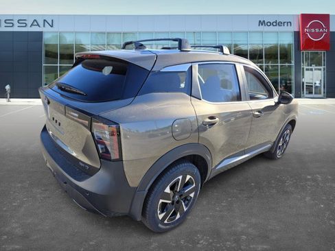 New 2026 Nissan Kicks SV w/ SV Premium Package image 5