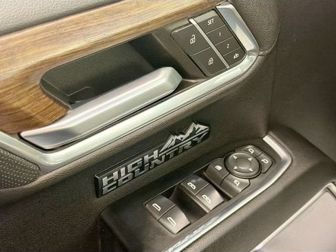 Used 2023 Chevrolet Silverado 1500 High Country w/ High Country Premium Package AWD/4WD image 18