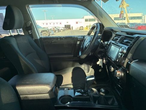 Certified 2017 Toyota 4Runner TRD Off-Road AWD/4WD image 19