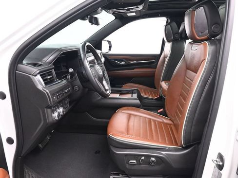 Used 2023 GMC Yukon Denali Ultimate AWD/4WD image 11