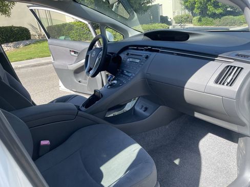 Used 2010 Toyota Prius One FWD image 17
