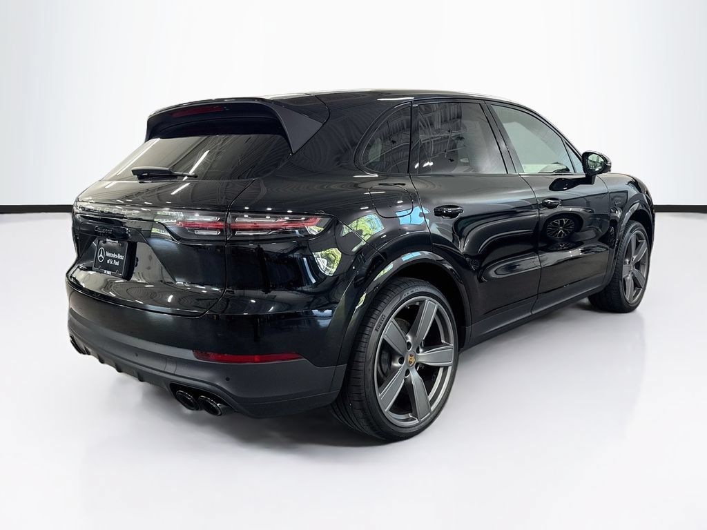 Used 2022 Porsche Cayenne Platinum Edition AWD/4WD image 5