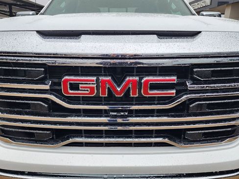 New 2026 GMC Sierra 1500 SLT w/ SLT Premium Package image 10