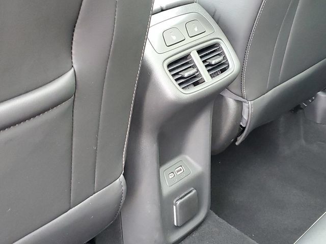 Used 2023 Buick Envision Avenir AWD/4WD image 32