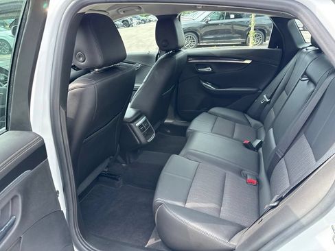 Used 2016 Chevrolet Impala LT w/ Convenience Package FWD image 16