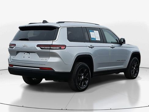 Used 2023 Jeep Grand Cherokee L Limited image 5