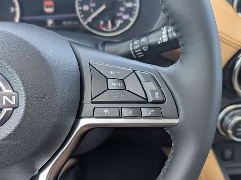 Used 2025 Nissan Sentra SV w/ SV Premium Package FWD image 25
