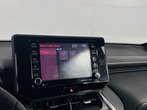 Used 2022 Toyota Venza XLE AWD/4WD image 13