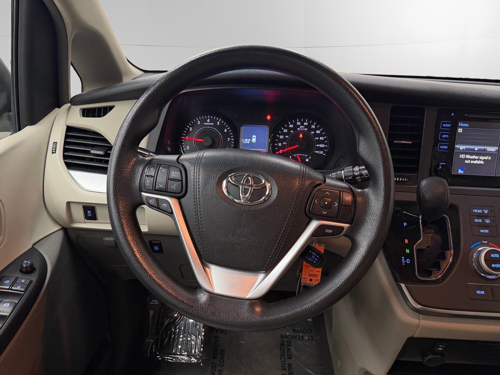 Used 2017 Toyota Sienna LE FWD image 11