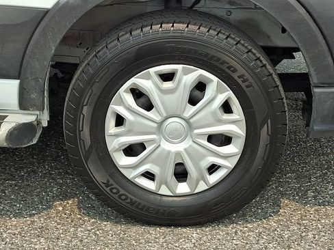 Used 2025 Ford Transit 250 Low Roof w/ Exterior Upgrade Package RWD image 28