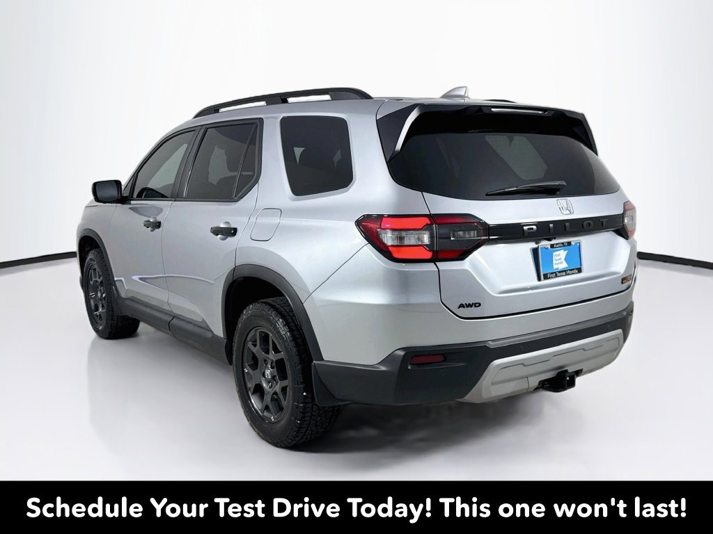 Used 2024 Honda Pilot TrailSport image 6