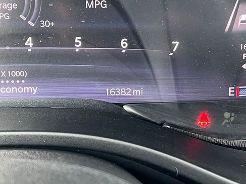 Used 2025 RAM 1500 Limited image 6