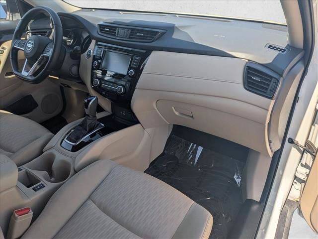 Used 2020 Nissan Rogue SV FWD image 20