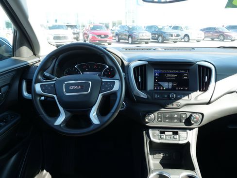 Used 2024 GMC Terrain SLE image 17