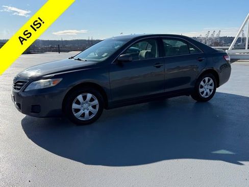 Used 2010 Toyota Camry LE image 7