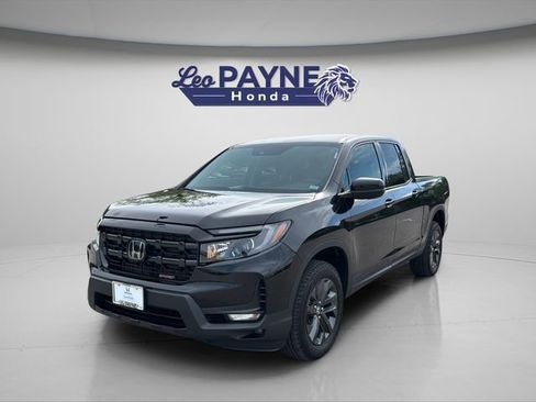 Certified 2025 Honda Ridgeline Sport image 3