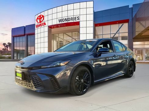 Used 2026 Toyota Camry SE w/ Multimedia Upgrade Package image 2