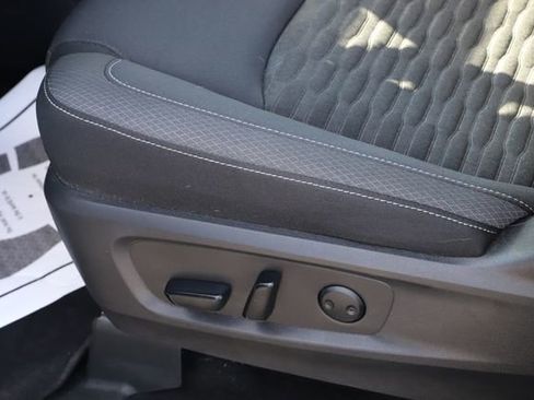 Used 2022 Nissan Pathfinder SV image 15