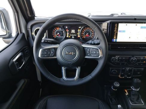 New 2026 Jeep Wrangler Unlimited Sahara AWD/4WD image 20