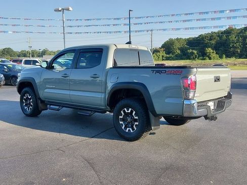 Used 2022 Toyota Tacoma TRD Off-Road AWD/4WD image 5