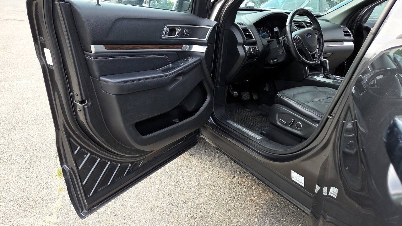 Used 2017 Ford Explorer Limited AWD/4WD image 22
