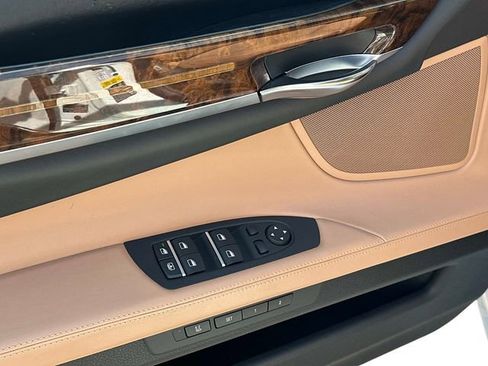 Used 2015 BMW 740Li xDrive image 16