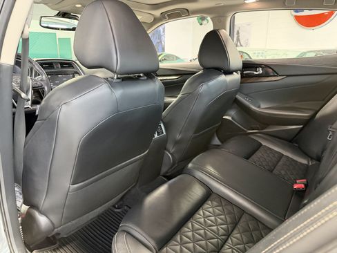 Used 2017 Nissan Maxima Platinum w/ Medallion Package FWD image 34