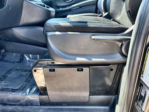 Used 2017 Mercedes-Benz Metris Passenger image 20