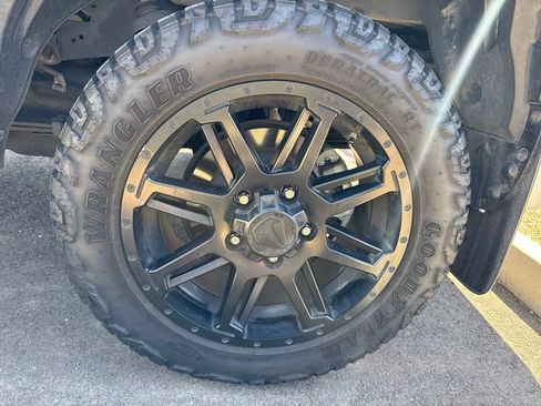 Used 2020 Toyota Tundra SR5 w/ SR5 Upgrade Package RWD image 5
