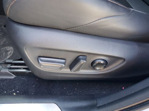 Used 2024 Toyota Venza Limited image 20