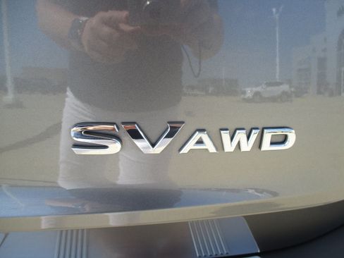 Used 2023 Nissan Rogue SV AWD/4WD image 6