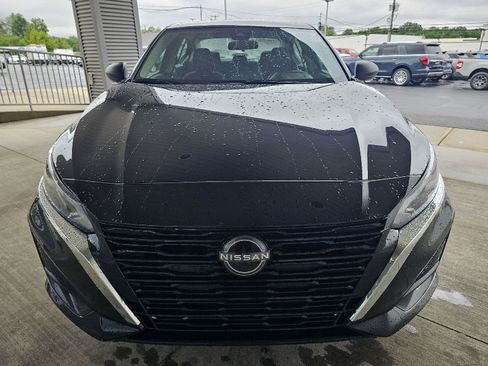 Used 2024 Nissan Altima 2.5 SV FWD image 8