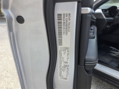 Certified 2025 Jeep Grand Cherokee Limited w/ Black Appearance Package image 20