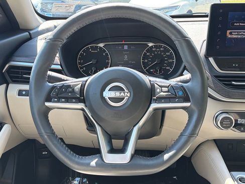 Used 2024 Nissan Altima 2.5 SL FWD image 17