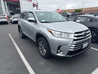 Certified 2019 Toyota Highlander XLE