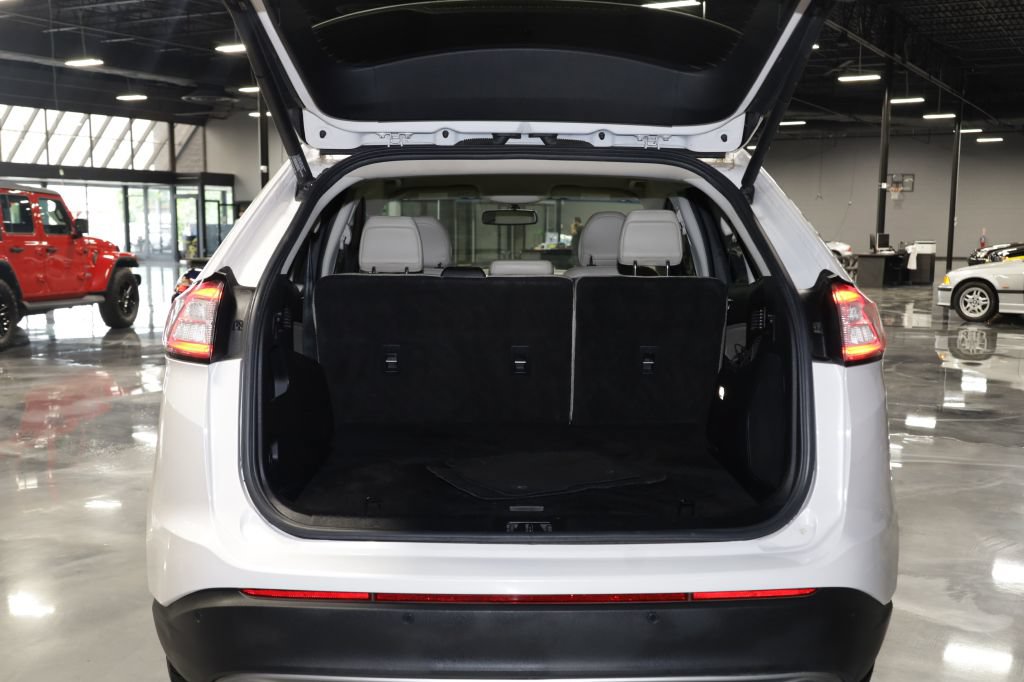 Used 2018 Ford Edge Titanium w/ Technology Package FWD image 30