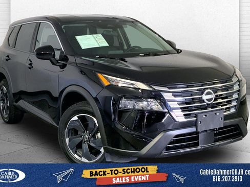 Used 2025 Nissan Rogue SV AWD/4WD image 1