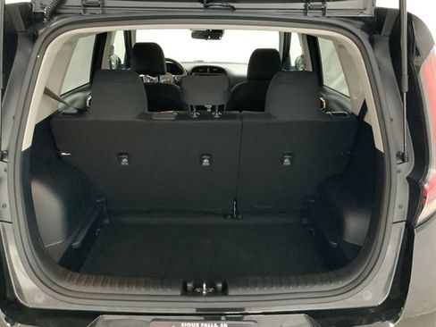 Used 2025 Kia Soul LX FWD image 16