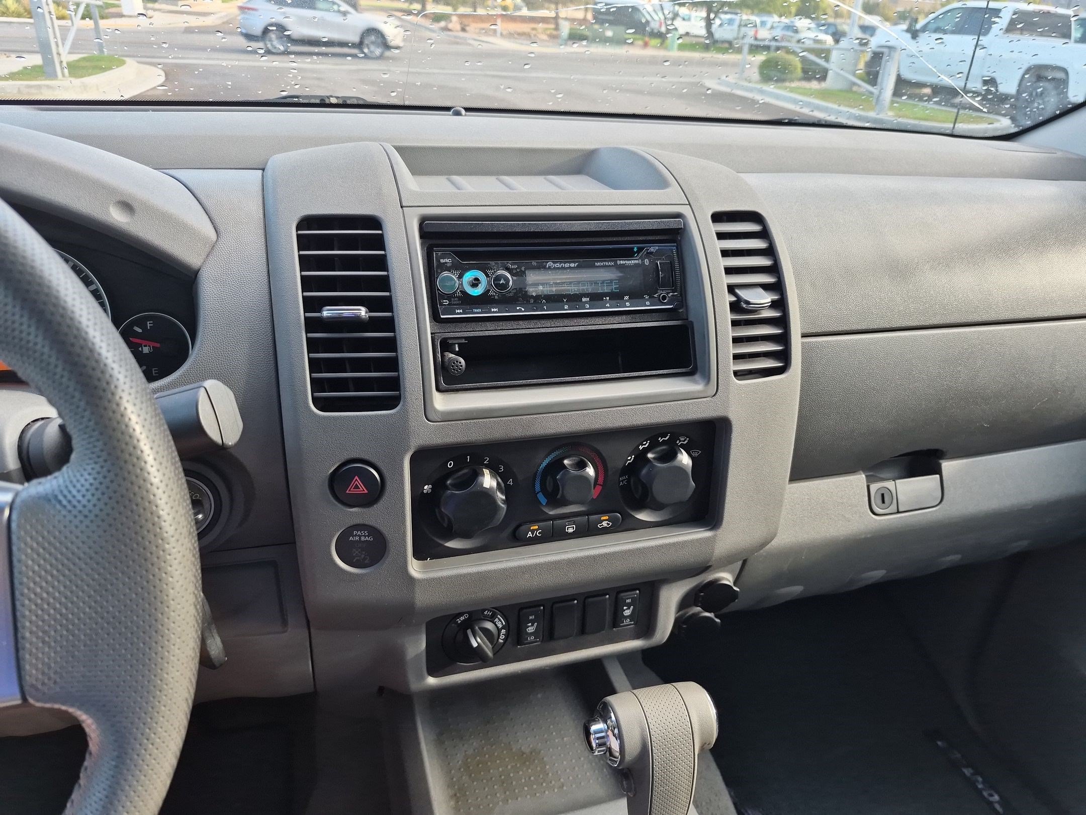 Used 2007 Nissan Frontier LE w/ Leather Pkg AWD/4WD image 23
