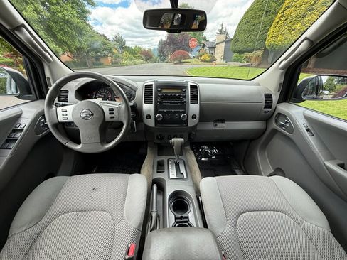 Used 2012 Nissan Frontier SV w/ SV Premium Utility Pkg AWD/4WD image 14