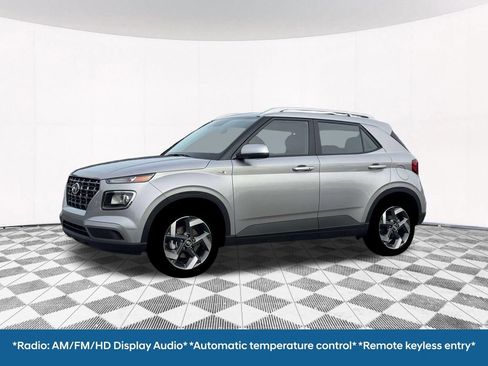 New 2026 Hyundai Venue SEL FWD image 2