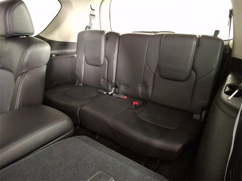 Used 2022 Nissan Armada SL w/ Captain's Chairs Package image 14