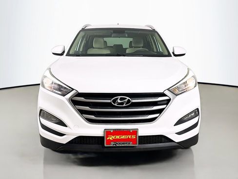 Used 2017 Hyundai Tucson SE image 2