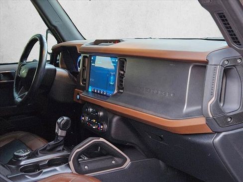 Used 2024 Ford Bronco Outer Banks AWD/4WD image 18