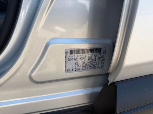 Used 2025 Nissan Rogue SV FWD image 30