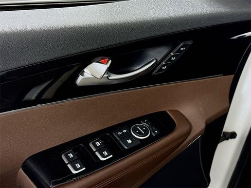 Used 2019 Kia Sorento SX image 12